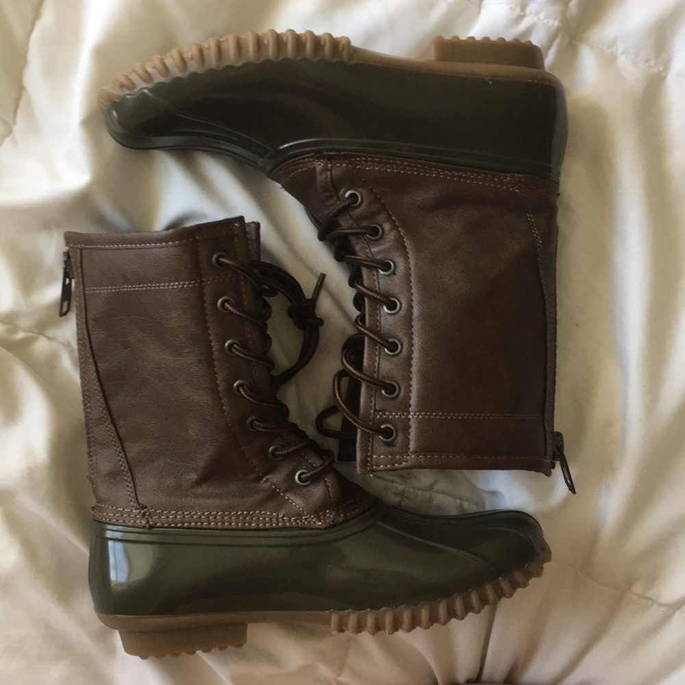 Madden girl duck boots